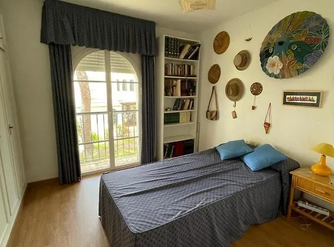 Сasa de vacaciones Spacious House With Private Pool Next To Golf Club