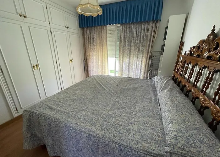 Сasa de vacaciones Spacious House With Private Pool Next To Golf Club