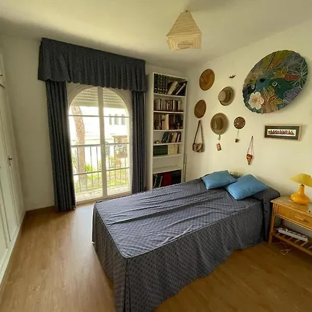 펜션 Spacious House With Private Pool Next To Golf Club