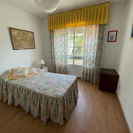 펜션 Spacious House With Private Pool Next To Golf Club *