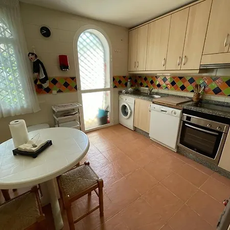 Spacious House With Private Pool Next To Golf Club Дом отдыха Марбелья