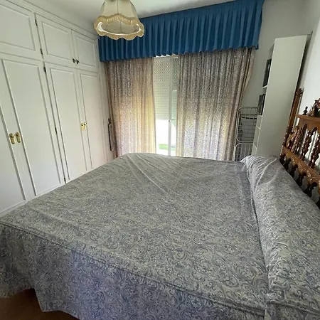 Дом отдыха Spacious House With Private Pool Next To Golf Club