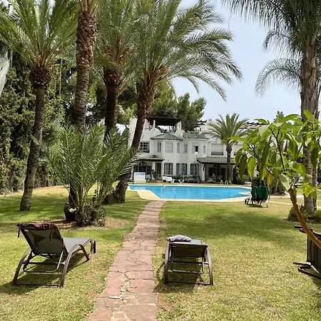Semesterbostad Spacious House With Private Pool Next To Golf Club Marbella