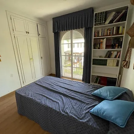 Spacious House With Private Pool Next To Golf Club *