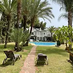 別荘 Spacious House With Private Pool Next To Golf Club マルベーリャ